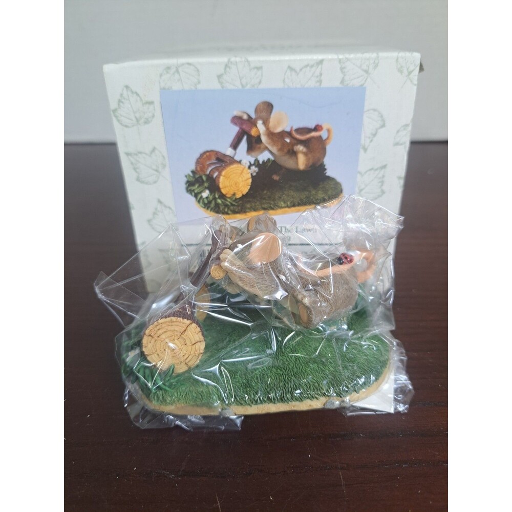Charming Tails Mow, Mow, Mow The Lawn 83/809 Figurine